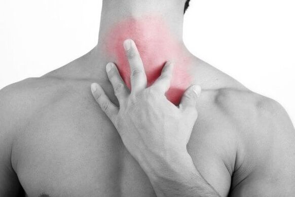 El dolor de garganta puede ser un signo de osteocondrosis cervical
